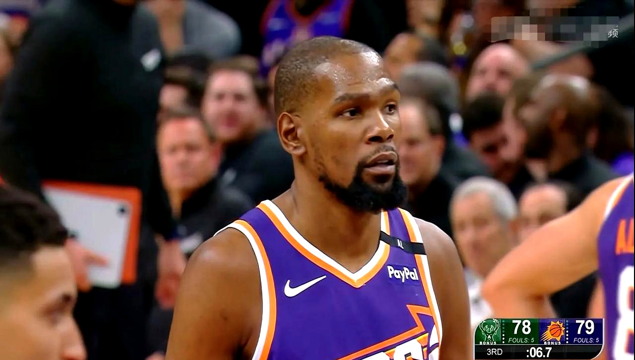 九游-杜兰特重返赛场，领先优势明显首场状态出色，雄鹿观众沸腾！