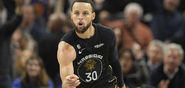 九游体育- 库里得分集锦 