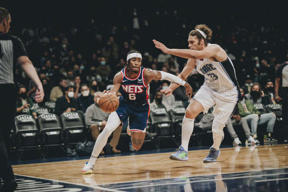 九游体育-詹姆斯赛事官方发布出色防守新规，澳大利亚队争议不断！的简单介绍