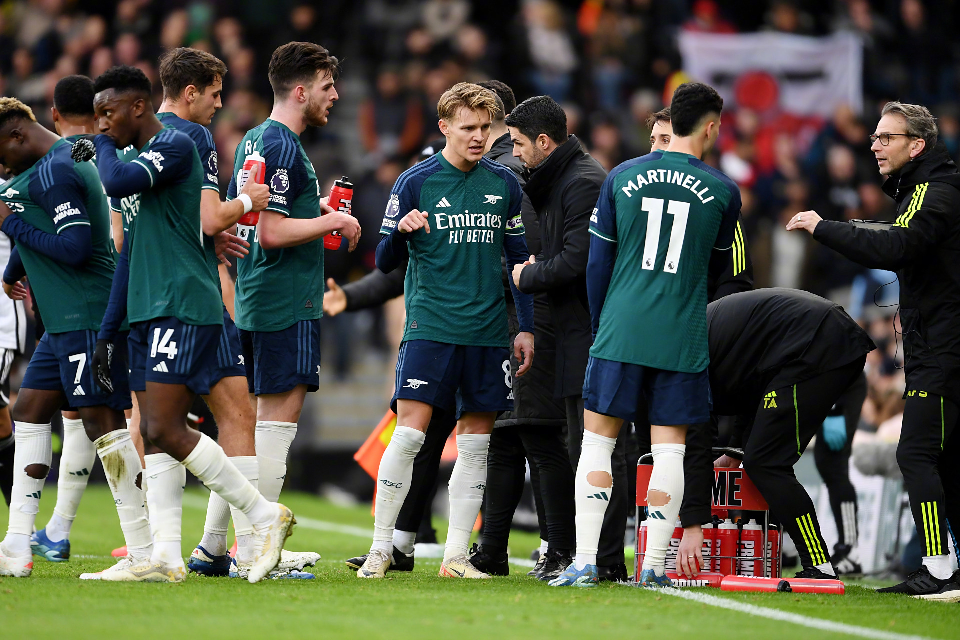 -费德勒连续五场比赛得分超过挺进下一轮，阿森纳挑战极限！的简单介绍